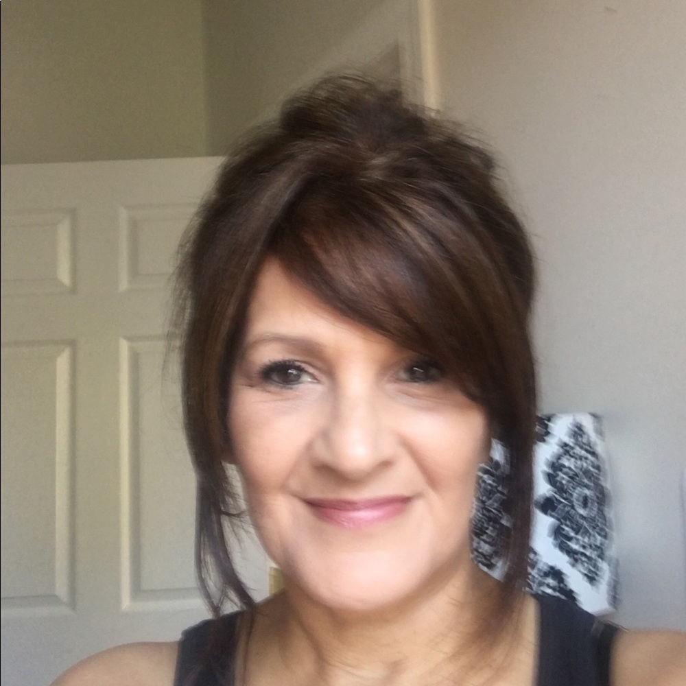 Meet your Posher, Lisa
